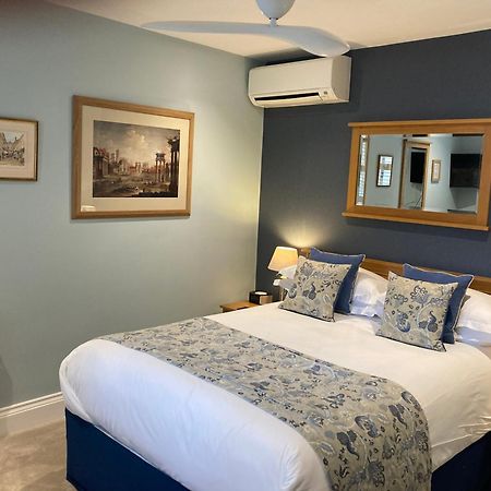 Chestnuts House Boutique B&B Bath Exteriör bild A room at the hotel
