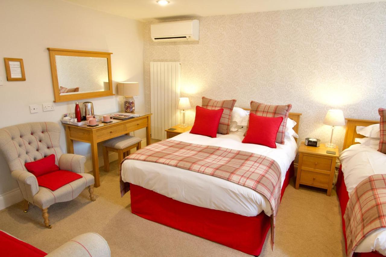 Chestnuts House Boutique B&B Bath Exteriör bild A room at the hotel