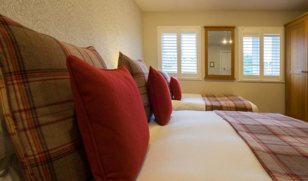 Chestnuts House Boutique B&B Bath Exteriör bild A bedroom at the hotel